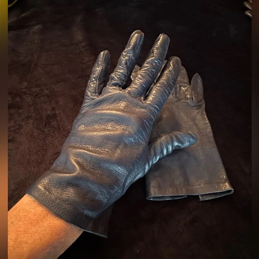 Vintage Soft Leather Kid Gloves from the 60’s. Small